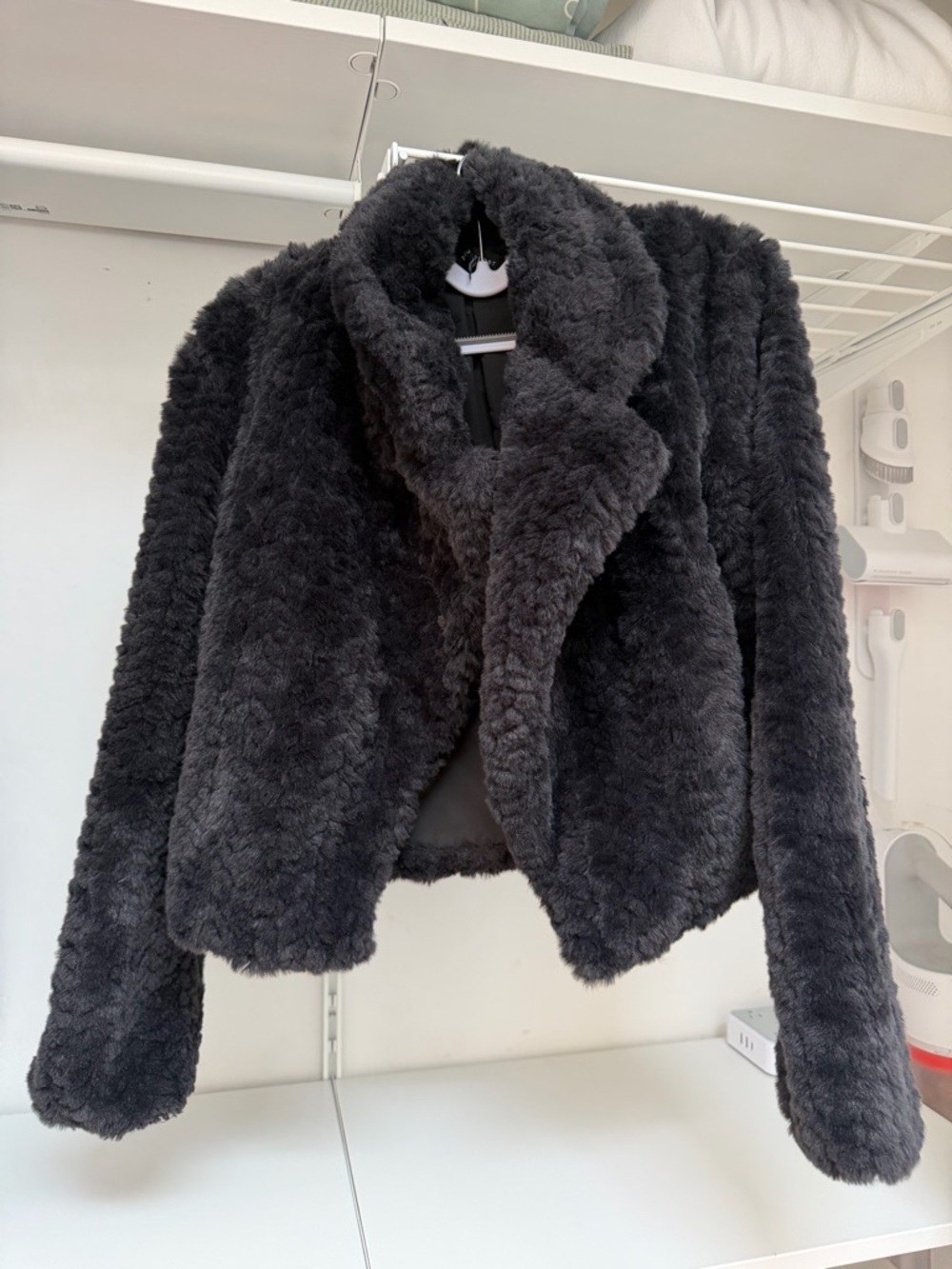 Blu Pepper Faux Shearling Cropped Jacket - Black